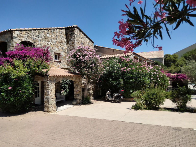 Les extérieurs de l'Hôtel Casa Rossa Les extérieurs de l'Hôtel Casa Rossa