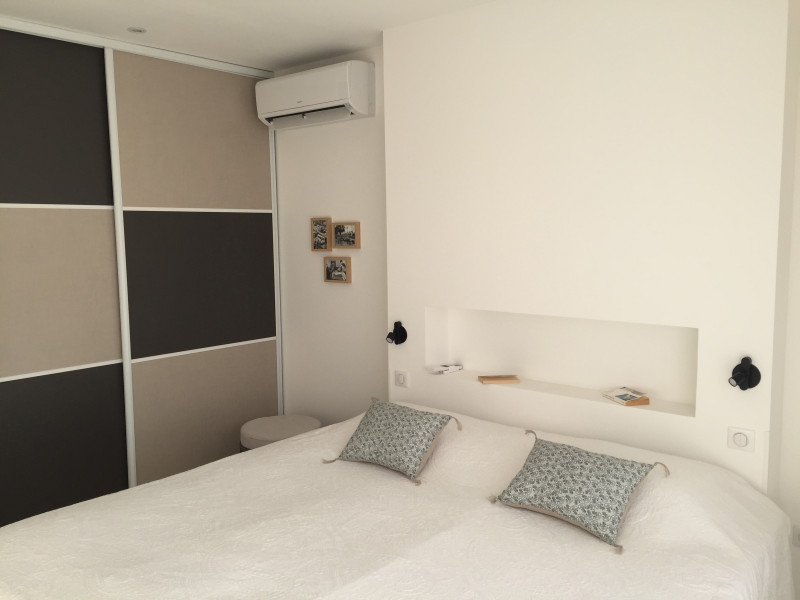 Chambre parentale avec lit 160 - © Claude Paris Chambre parentale avec lit 160